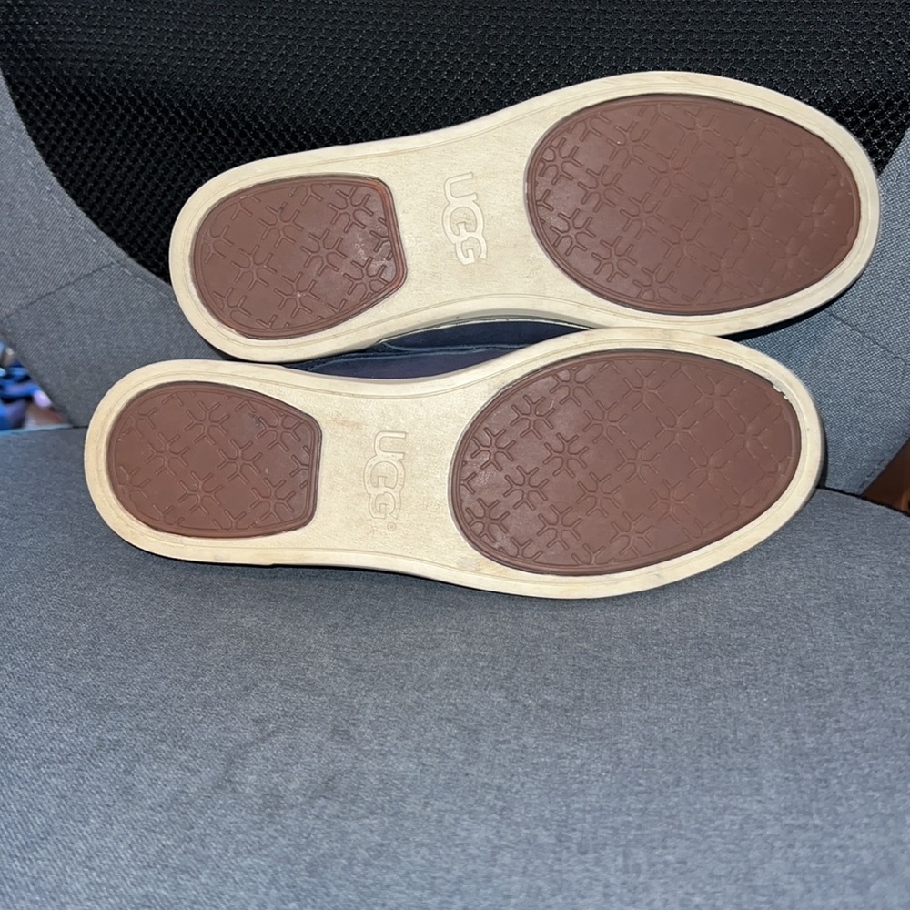 Ugg slip on shoes Size 5.5 - Picture 4 of 6